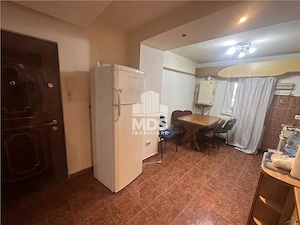 Apartament 4 camere  cu 2 bai si 2 balcoane - imagine 2