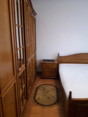 Inchiriez apt.2 si respectiv 4 camere la pretul de 210 si respectiv 300 euro zone centrale - imagine 4