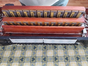 Vând acordeon italian stradella 