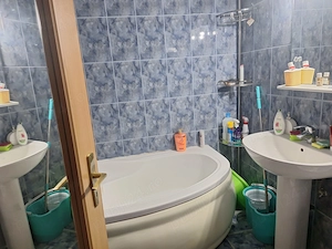 inchiriez apartament 2 camere , spiru haret , vis- -vis de Colegiul Național Pedagogic  Spiru Haret" - imagine 2