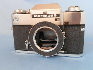 Aparat foto pe film Zeiss ikon icarex 35 s ( doar body-ul ) montura M42
