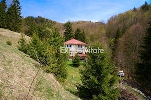 Casa de vacanta sau pensiune in Dâmbovicioara 5 camere, 5 bai, 6412 mp teren - imagine 6
