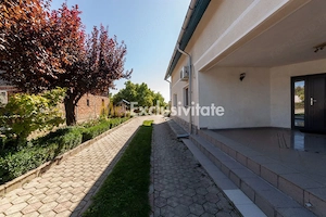 Casa visurilor cu 4000 mp livada roditoare si gradina Darmanesti-Arges - imagine 5