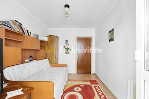 Apartament decomandat  4 camere -  etaj intermediar - Cartier Nord - imagine 3