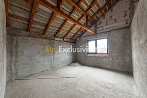 Casa sptioasa cu potential real in Maracineni la 5 pasi de Pitesti-Arges! - imagine 9
