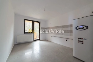 Casă spațioasă P+1+M – Izvorani, Ștefănești | Ideală pentru 2 familii! - imagine 3