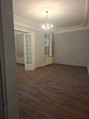 Universitate Piata Rosetti 2 camere parter in vila ideal birou parcare in curte         curte  - imagine 3
