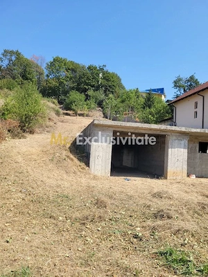 Teren intravilan Turcesti (Pitesti) - 1083 mp, demisol executat - imagine 4