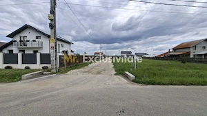 Teren 500 mp intravilan Smeura Stoenari - 4 loturi - imagine 2