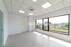 Spațiu comercial generos – 160 mp – poziție premium pe Craiovei! - imagine 5