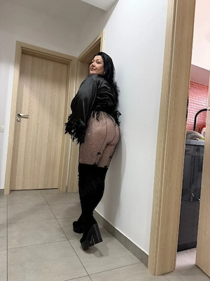 Buna dragilor....la mine sau la tine ptr clipe unice cu o matura cu forme!!!!!