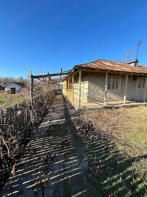 Casa bătrânească cu teren de 2800 mp - imagine 2