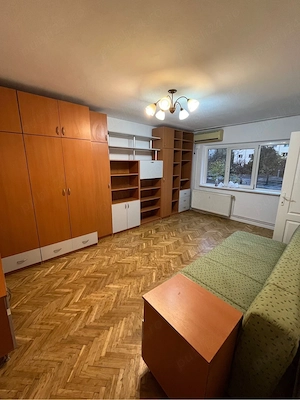 Inchiriez apartament 3 camere decomandate, proprietar