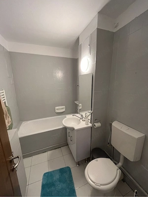 Proprietar închiriez 3 camere decomandate|etaj 1|cetrala gaz |2 bai | renovat recent |zona Girocului - imagine 9