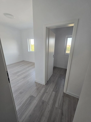 Duplex de Închiriat 4 camere 2 băi 700€ lângă Carrefour - imagine 14