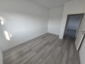 Duplex de Închiriat 4 camere 2 băi 700€ lângă Carrefour - imagine 7