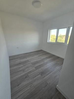 Duplex de Închiriat 4 camere 2 băi 700€ lângă Carrefour - imagine 15
