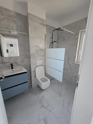 Duplex de Închiriat 4 camere 2 băi 700€ lângă Carrefour - imagine 17