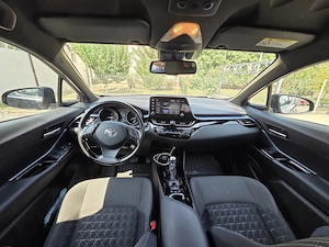 De vânzare: Toyota C-HR Hybrid   Noiembrie 2021 - imagine 9