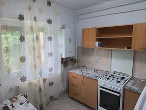 Ofer spre inchiriere ap 2 camere, decomandat, Zona 300 - imagine 5