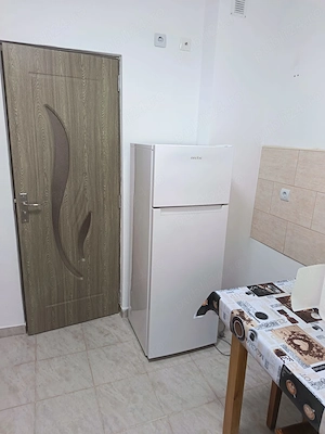 Ofer spre inchiriere ap 2 camere, decomandat, Zona 300 - imagine 4