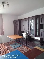 Apartament decomandat cu 2 camere în zona centrală a municipiului Reșița, jud. Caraș-Severin.