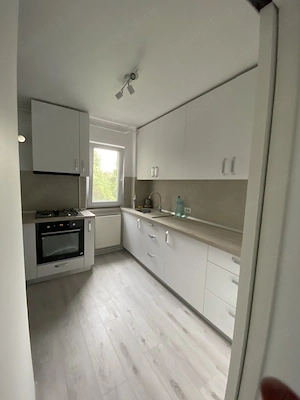 Apartament 2 camere modern,renovat -de inchiriat   Astra Brasov - imagine 6