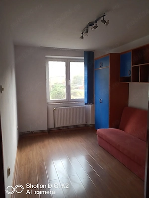 Apartament decomandat cu 2 camere în zona centrală a municipiului Reșița, jud. Caraș-Severin. - imagine 3