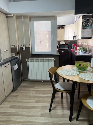 Vand apartament 4 camere    90 mp   Centrul orașului - imagine 5
