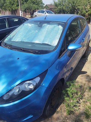 Vând Ford Fiesta