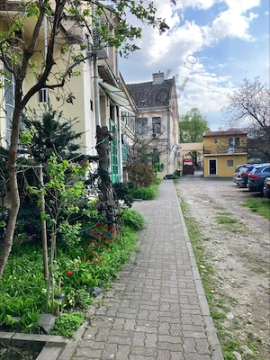 Apartament spațios1 cameră, 71 mp, în clădire istorică, pe malul Begai