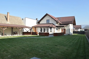 Casa mobilata cinci camere  Cristian