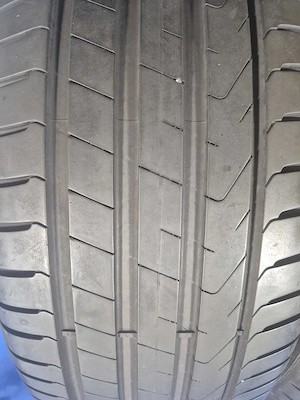 255/45/19 100v Pirelli Scorpion