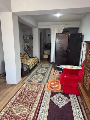 Apartament o camera la casa zona Parneava - imagine 2