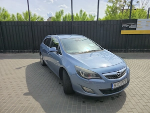 Opel Astra J Sports Tourer 1.4 Turbo + GPL - imagine 2