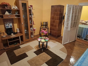 Casa de vânzare in curte comuna - imagine 3