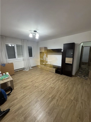 Apartament 3 camere - Zona Dacia - Etaj 2 - Centrala proprie - imagine 5