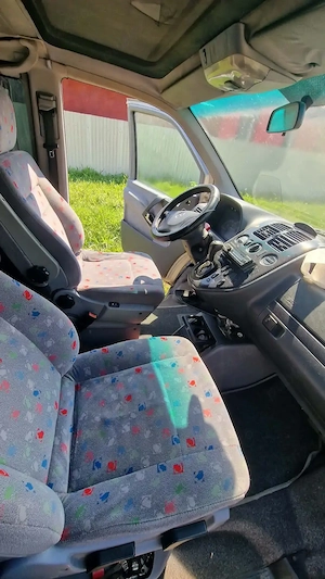 Vând sau schimb Mercedes Vito 2.2 diesel 2001 2.200 negociabil  - imagine 8