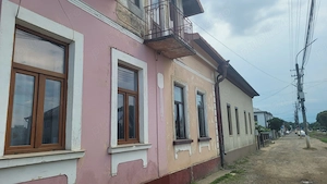 Casa de vanzare, cu gradina, zona semicentrala, negociabil - imagine 2
