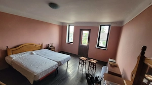Casa de vanzare, cu gradina, zona semicentrala, negociabil - imagine 3