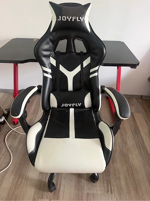 Masa si scaun de gaming 