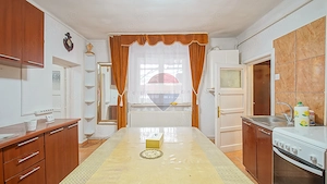 Casă cu 2 apartamente, terasă și garaj, zona Piața Unirii, Brașov - imagine 3