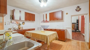Casă cu 2 apartamente, terasă și garaj, zona Piața Unirii, Brașov - imagine 2