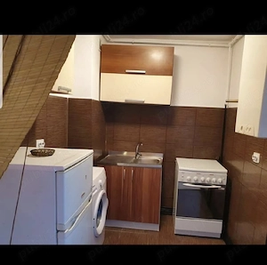 Garsonieră central Sighișoara   renovată, mobilată complet, chiriaș existent - imagine 4