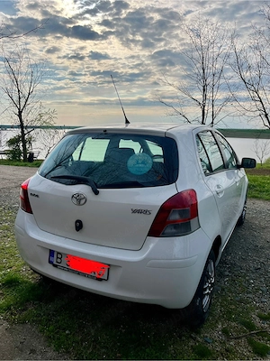 TOYOTA Yaris 1.0 Benzina 2011 - imagine 4
