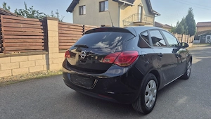 Opel Astra J Hatchback 2010 100,000 Km - imagine 4