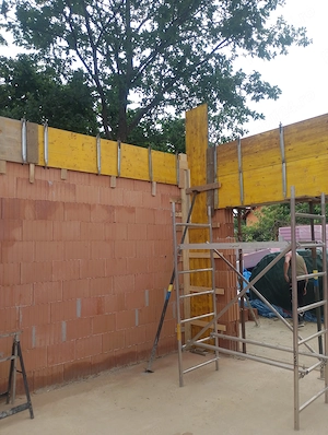 Construcții.
