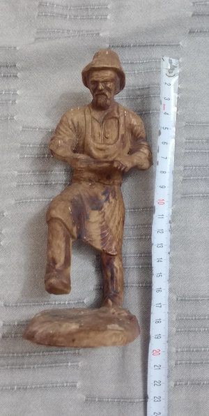 Statueta lemn Mester ascutitor 19 cm.