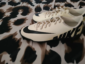 vând ghete de fotbal Nike mercurial originale mărimea 41rime 41 o