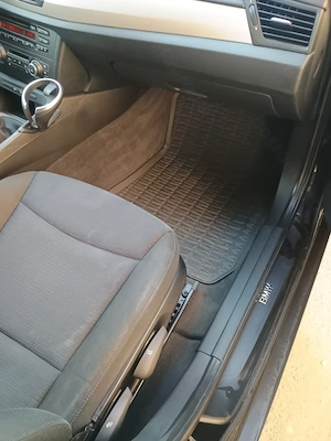 Vând BMW X1 xdrive 1.8 d - imagine 5